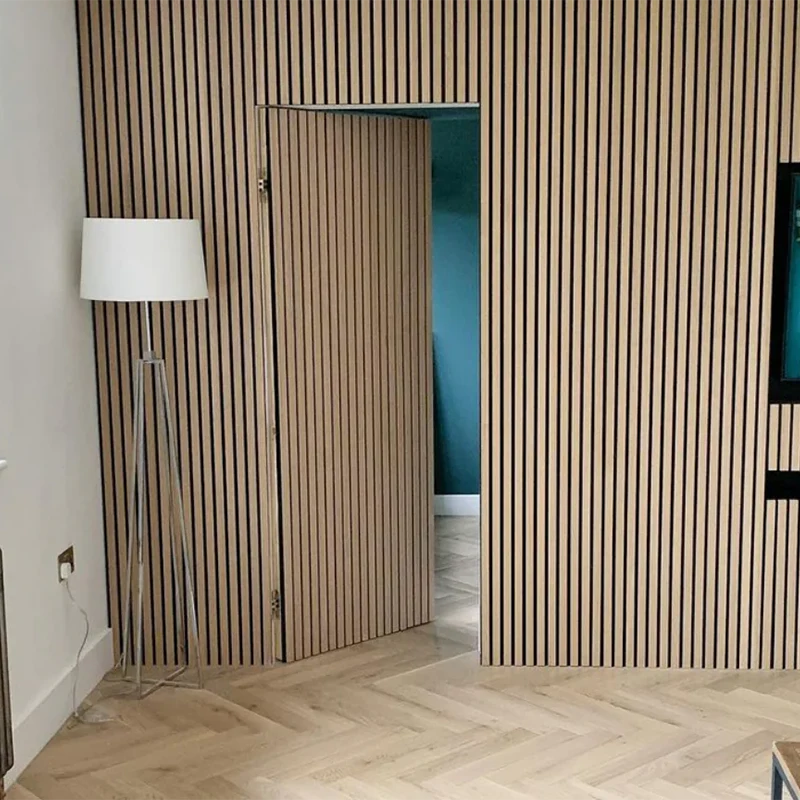 Puerta invisible WPC sin marco